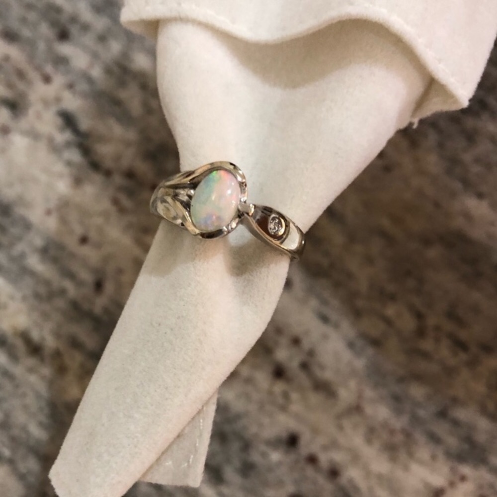 Genuine NATURAL OPAL & Genuine DIAMOND 14k WHITE Gold Size 6